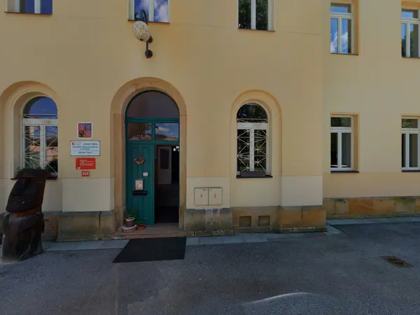 Fotografie školy "SŠ a ZŠ Sluneční, Hostinné"
