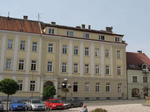 Fotografie školy "Gymnázium T. G. Masaryka, Hustopeče, Dukelské náměstí 7"