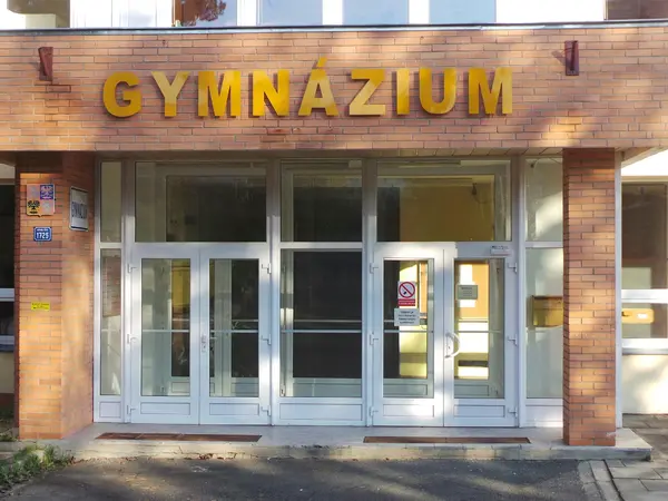 Fotografie školy "Gymnázium Rožnov pod Radhoštěm"