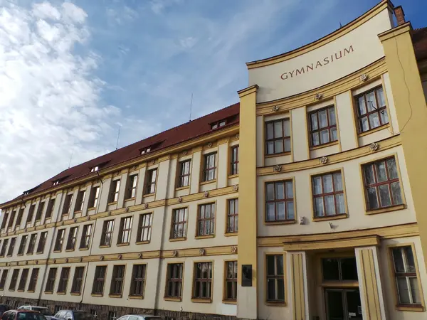 Fotografie školy "Gymnázium Trutnov, Jiráskovo náměstí"