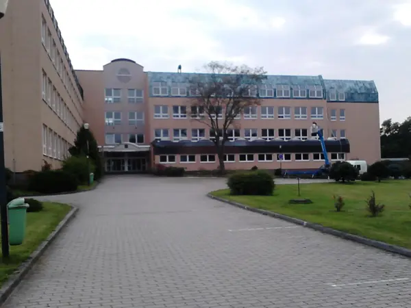Fotografie školy "Gymnázium Sokolov a Krajské vzdělávací centrum"
