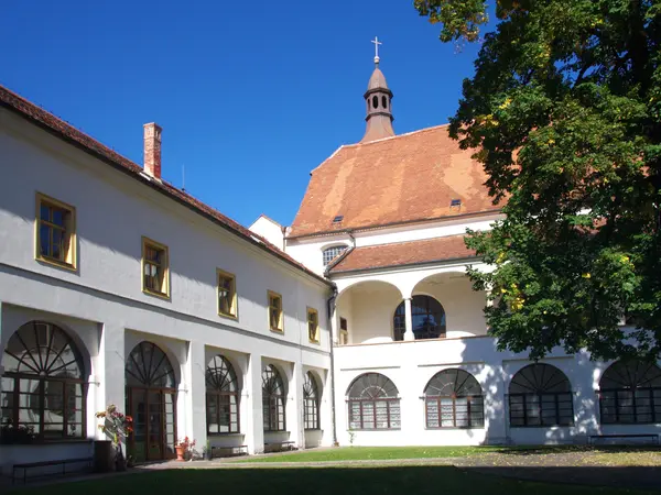 Fotografie školy "Gymnázium a střední odborná škola Mikulov"