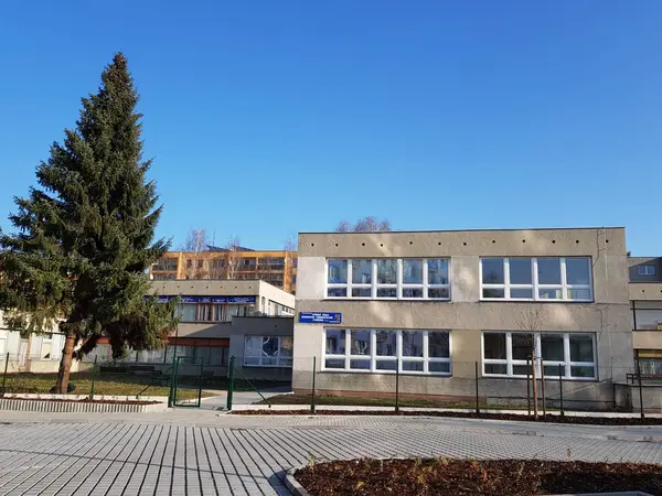 Fotografie školy "Střední škola ekonomicko-podnikatelská Studénka"