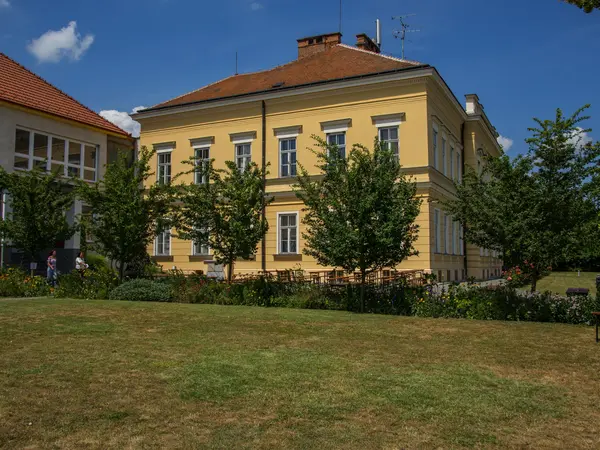 Fotografie školy "Střední vinařská škola Valtice"