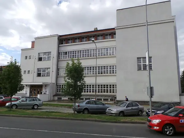 Fotografie školy "Masarykova obchodní a zemědělská akademie Rakovník, střední odborná škola"