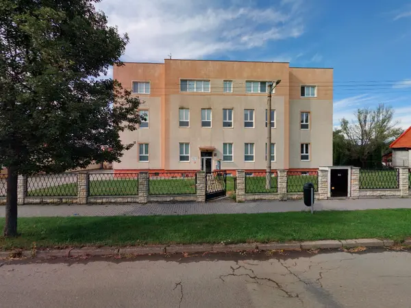 Fotografie školy "Výchovný ústav a střední škola, Dřevohostice, Novosady 248"
