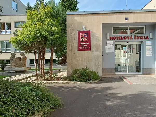 Fotografie školy "Hotelová škola, Frenštát pod Radhoštěm, příspěvková organizace"