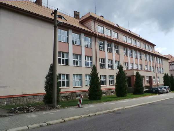 Fotografie školy "Gymnázium a Střední odborná škola pedagogická , Liberec , Jeronýmova 425/27"