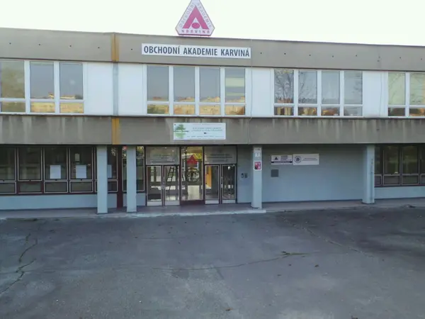Fotografie školy "Obchodní akademie"