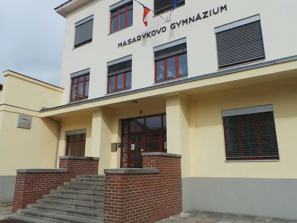 Fotografie školy "Masarykovo gymnázium, Střední zdravotnická škola a Vyšší odborná škola zdravotnická Vsetín"