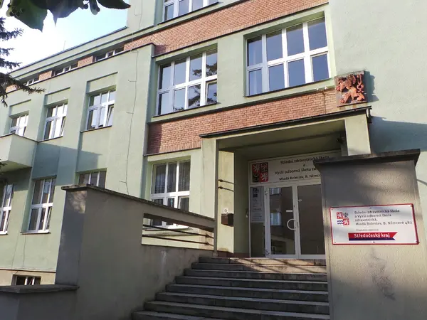 Fotografie školy "Střední zdravotnická škola a Vyšší odborná škola zdravotnická, Mladá Boleslav, B. Němcové 482"