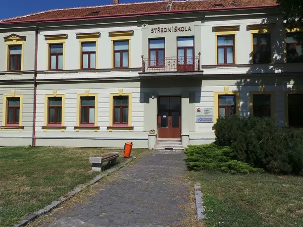 Fotografie školy "Střední škola manažerská a zdravotnická a Vyšší odborná škola zdravotnická"