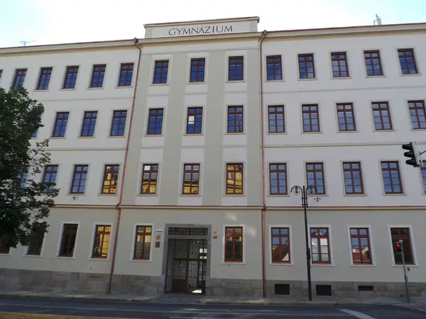 Fotografie školy "Gymnázium, Písek, Komenského"