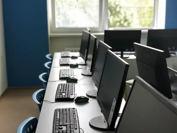 Fotografie školy "EUROPEAN COLLEGE, vyšší odborná škola a jazyková škola s právem státní jazykové zkoušky Ostrava"