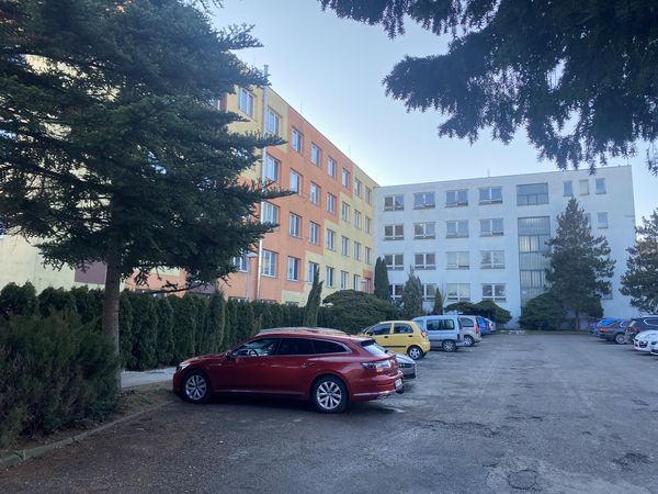 Fotografie školy "Akademie pedagogiky, sociální činnosti a hotelnictví - Střední odborná škola"