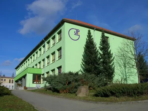 Fotografie školy "Gymnázium Jana Pivečky a Střední odborná škola Slavičín"