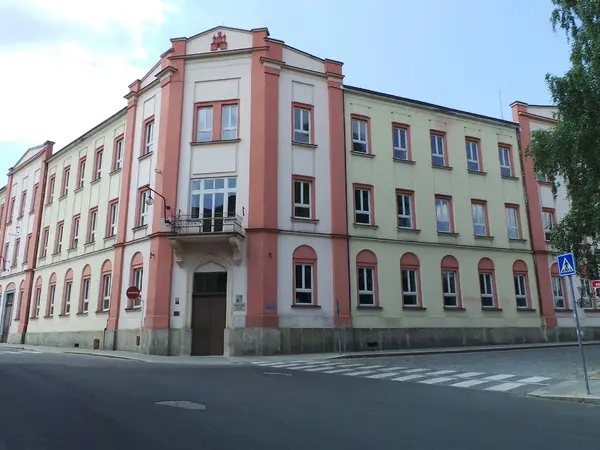 Fotografie školy "Obchodní akademie, Česká Lípa, náměstí Osvobození 422"