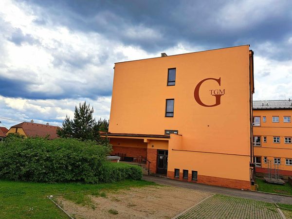 Fotografie školy "Gymnázium T. G. Masaryka Zastávka"