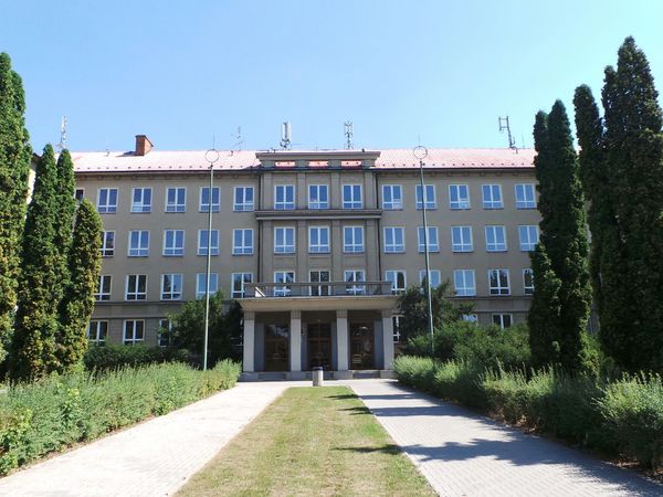 Fotografie školy "Gymnázium, Olomouc - Hejčín, Tomkova 45"