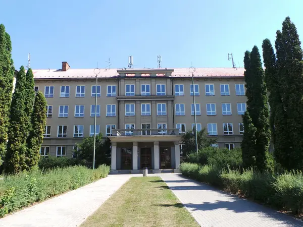 Fotografie školy "Gymnázium, Olomouc - Hejčín, Tomkova 45"