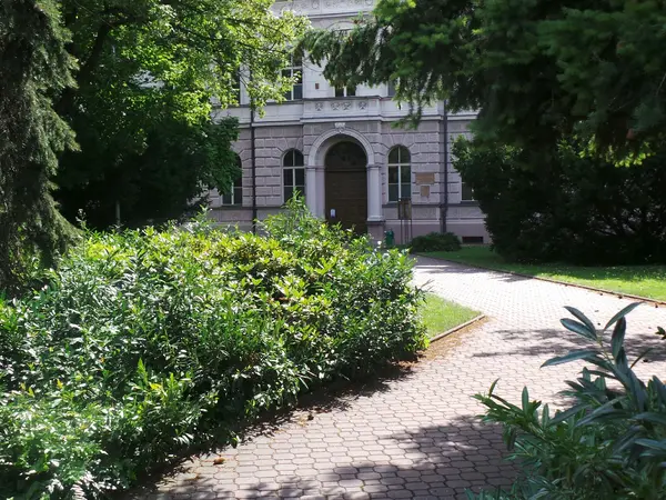 Fotografie školy "Gymnázium Ladislava Jaroše Holešov"