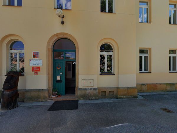 Fotografie školy "SŠ a ZŠ Sluneční, Hostinné"