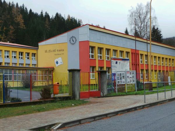 Fotografie školy "SŠ, ZŠ a MŠ Kraslice"