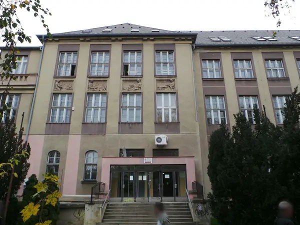 Fotografie školy "Obchodní akademie, Střední pedagogická škola a Jazyková škola s právem státní jazykové zkoušky, Beroun, U Stadionu 486"