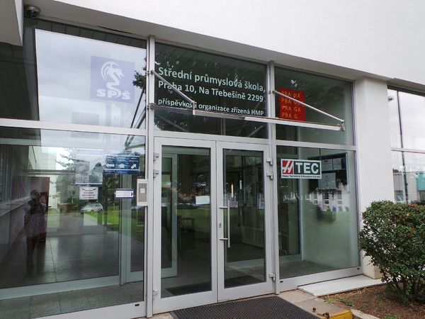 Fotografie školy "Střední průmyslová škola a Gymnázium Na Třebešíně"
