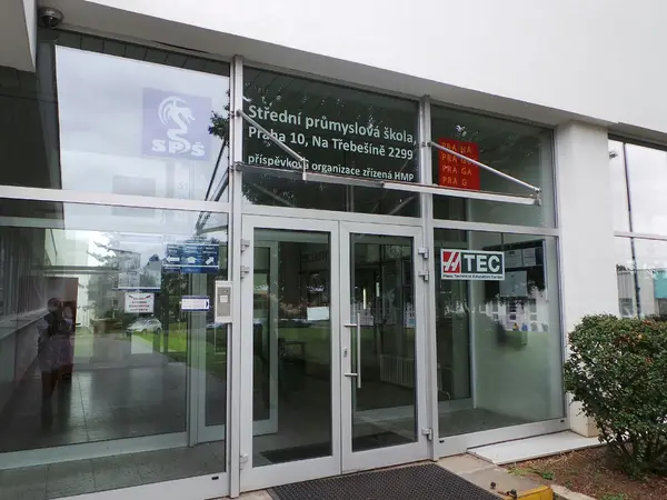 Fotografie školy "Střední průmyslová škola a Gymnázium Na Třebešíně"