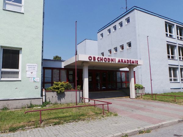 Fotografie školy "Obchodní akademie a Vyšší odborná škola Valašské Meziříčí"