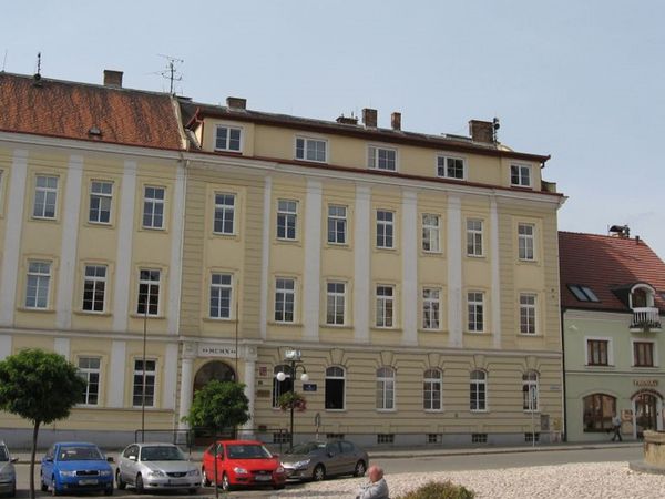 Fotografie školy "Gymnázium T. G. Masaryka, Hustopeče, Dukelské náměstí 7"