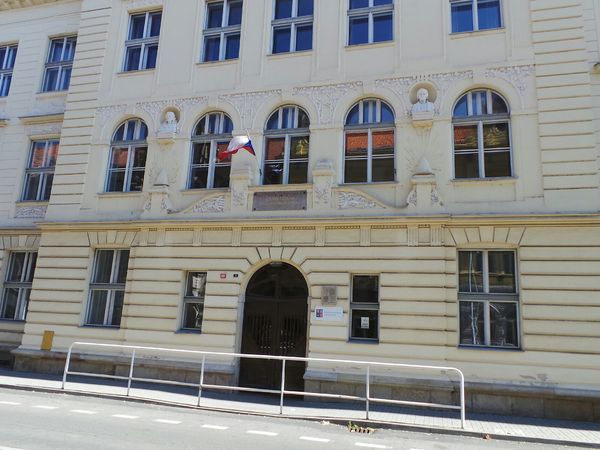 Fotografie školy "Gymnázium Václava Hlavatého, Louny, Poděbradova 661, příspěvková organizace"