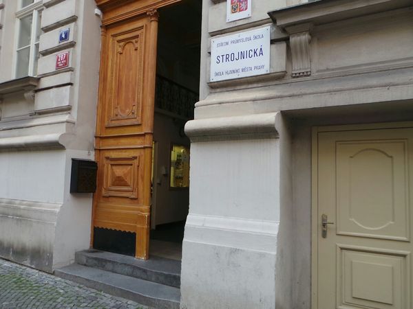 Fotografie školy "Střední průmyslová škola strojnická, škola hlavního města Prahy, Praha 1, Betlémská 4/287"