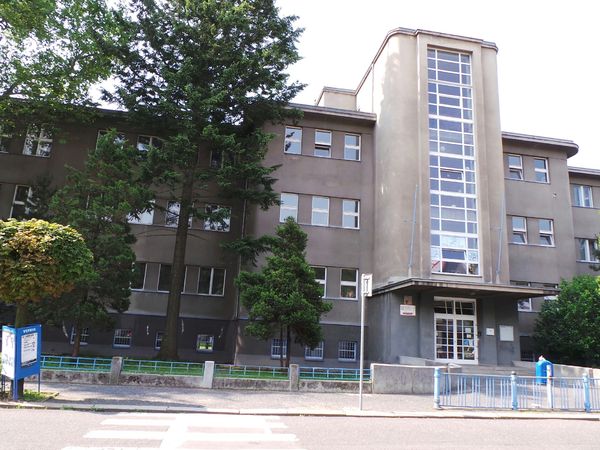 Fotografie školy "Dvořákovo gymnázium Kralupy nad Vltavou"