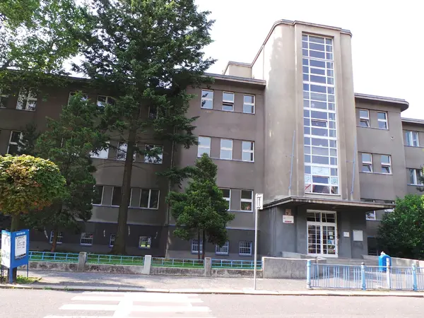 Fotografie školy "Dvořákovo gymnázium Kralupy nad Vltavou"