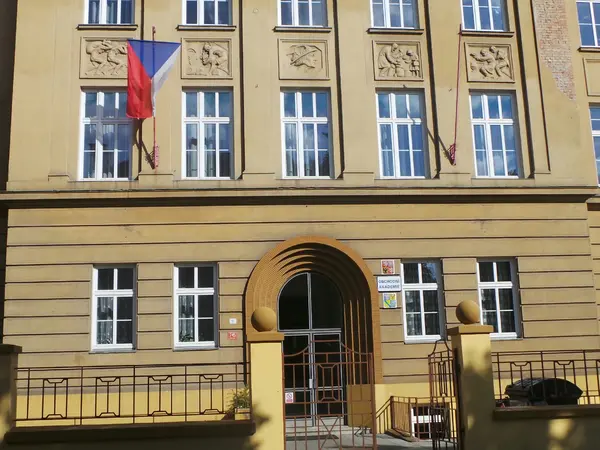 Fotografie školy "Obchodní akademie Olomouc"