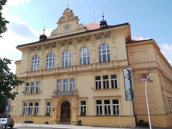 Fotografie školy "Gymnázium Pierra de Coubertina, Tábor, Náměstí Františka Křižíka 860"
