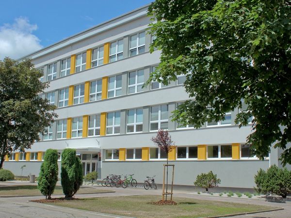Fotografie školy "Střední škola polytechnická, České Budějovice, Nerudova 59"