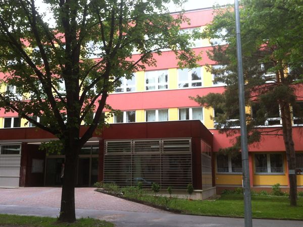 Fotografie školy "Gymnázium Praha 6, Nad Alejí"