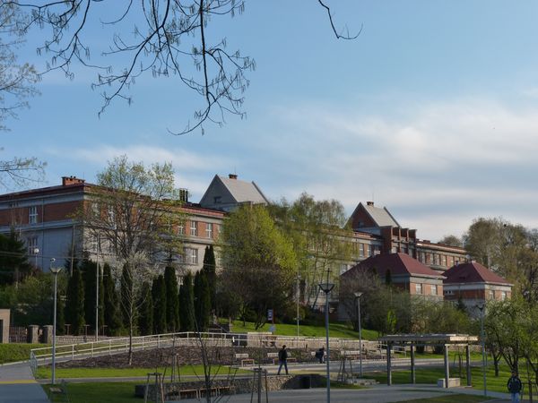 Fotografie školy "Gymnázium Nový Jičín"