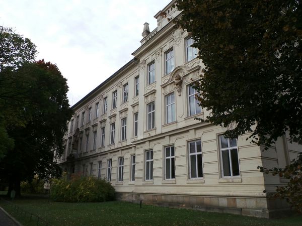 Fotografie školy "Gymnázium Jiřího z Poděbrad"