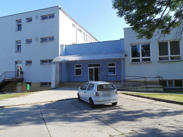 Fotografie školy "Střední škola nábytkářská a obchodní Bystřice pod Hostýnem"
