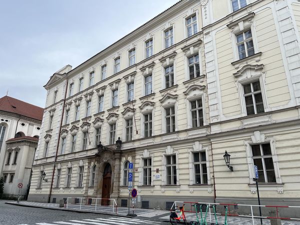 Fotografie školy "Obchodní akademie Dušní"