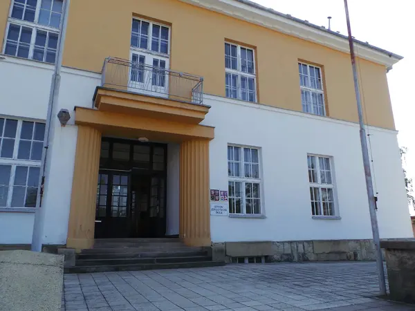 Fotografie školy "Střední škola zdravotnická a sociální Ústí nad Orlicí"