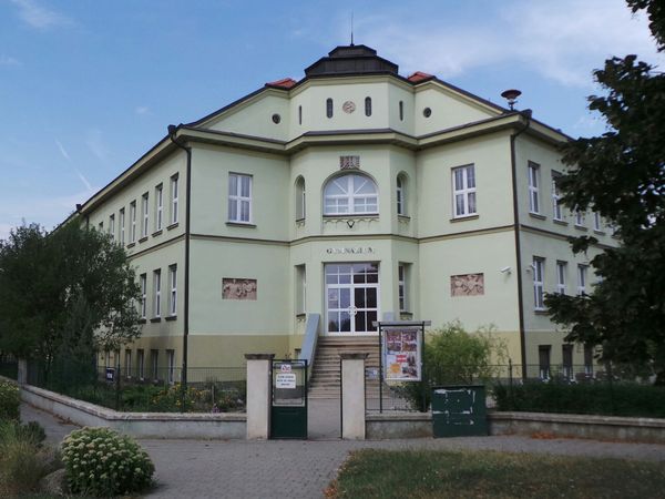 Fotografie školy "Gymnázium Židlochovice"