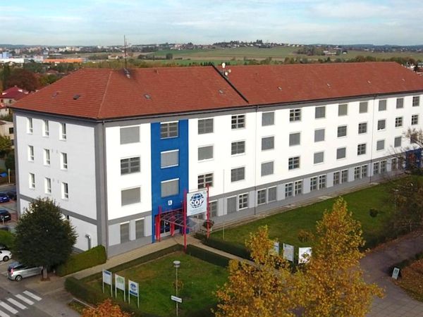 Fotografie školy "Vyšší odborná škola, Střední škola, Centrum odborné přípravy Sezimovo Ústí"