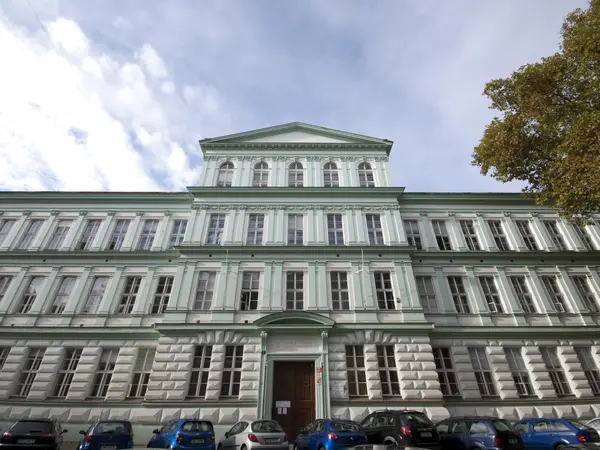 Fotografie školy "Karlínská obchodní akademie"