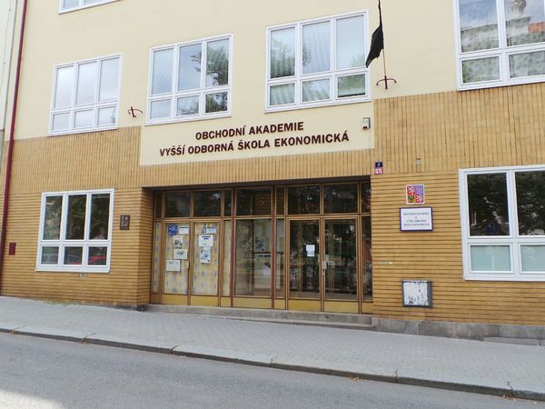 Fotografie školy "Obchodní akademie, Tábor, Jiráskova 1615"