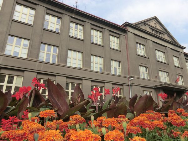 Fotografie školy "Obchodní akademie Dr. Edvarda Beneše Slaný"